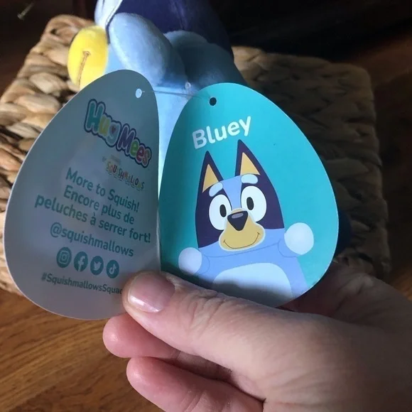 Squishmallows Hug Mees: Bluey 5” - Picture 6 of 7